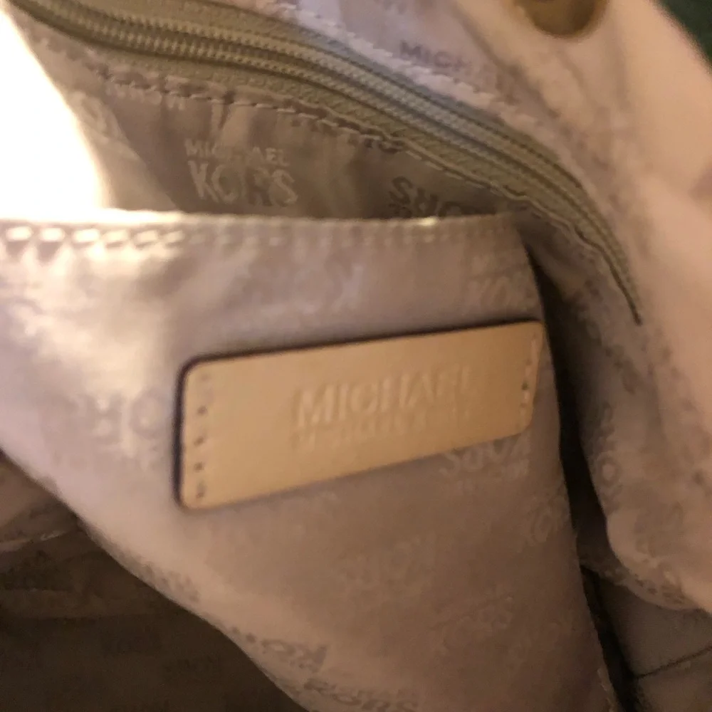 Michael Kors medium Tote dark green with light tan handles. Pre owned. - Picture 6 of 12